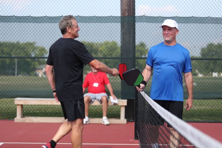 Switching Court Sides in Pickleball Explained