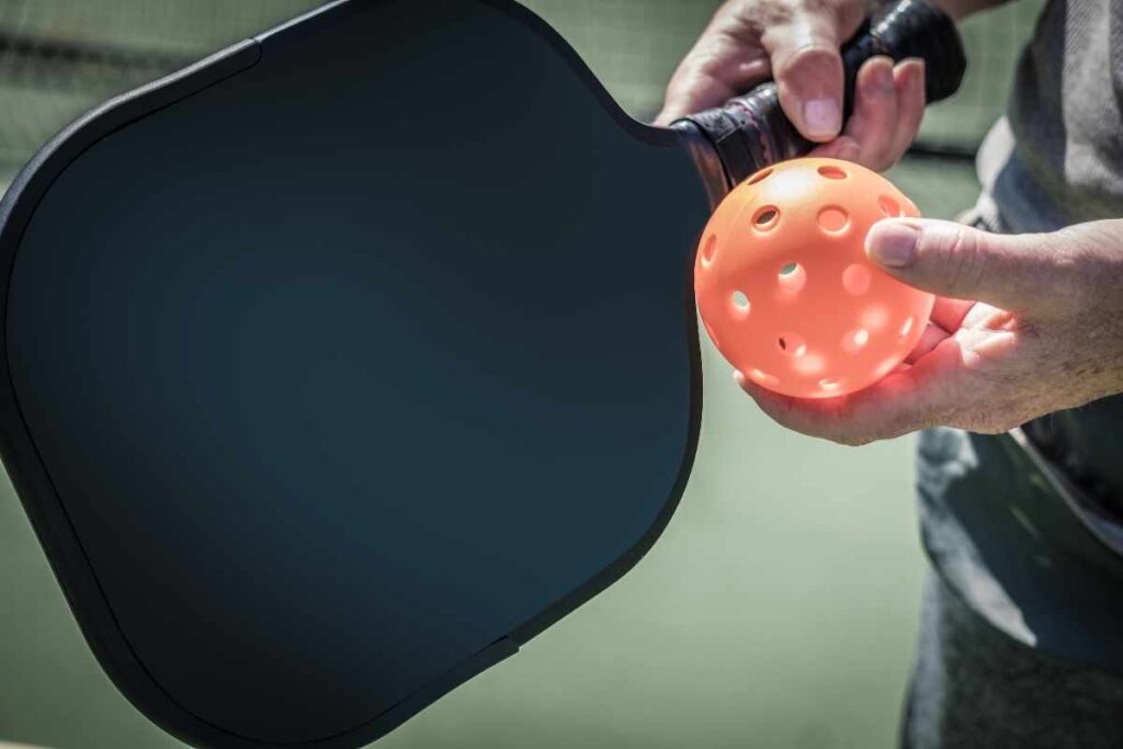 How to Properly Hold a Pickleball Paddle