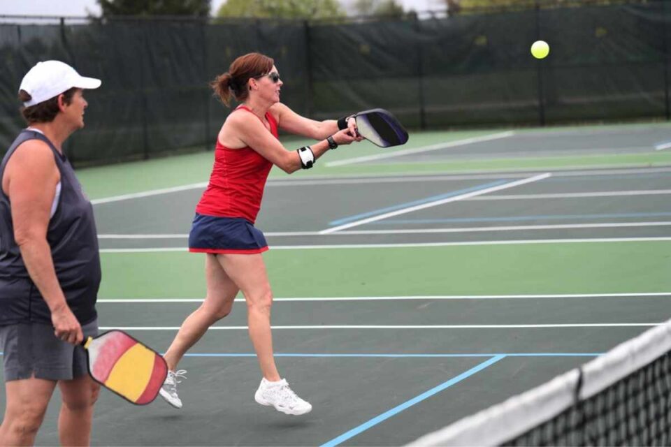 Do LeftHanded Pickleball Players Have an Advantage? If So, Why